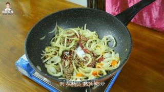 韓式牛肉卷炒豆芽的做法步驟：11