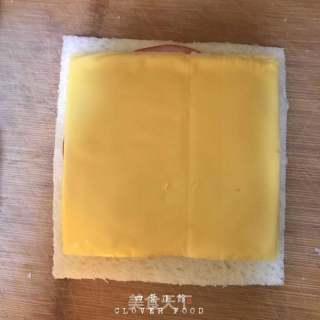 火腿西多士的做法步驟：4