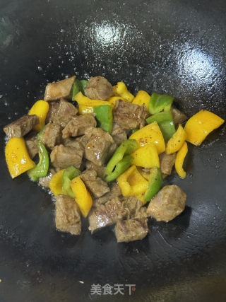 黑椒牛肉粒的做法步驟：8