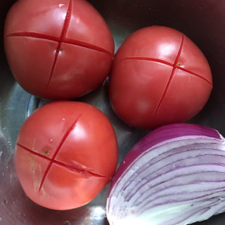 牛肉番茄辣醬意面的做法步驟：1