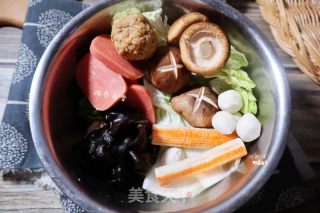 懶人版部隊火鍋??韓式火鍋的做法步驟：1