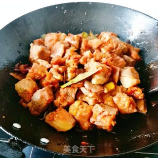 牛腩燒土豆和胡蘿卜的做法步驟：9