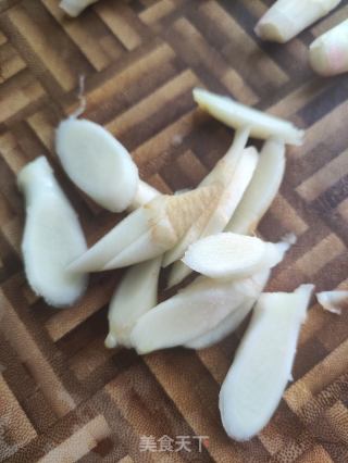 子姜板栗雞的做法步驟：2