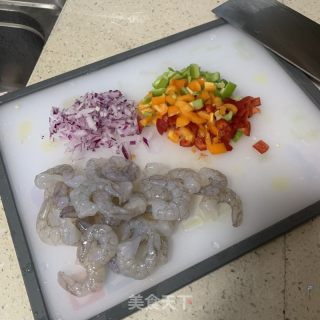 蝦仁披薩的做法步驟：1