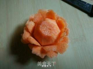 雕刻白蘿卜花的做法步驟：6