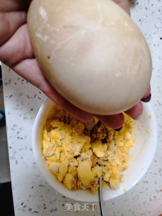 咸鵝蛋黃紫菜卷飯的做法步驟：2
