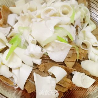 泡椒黃喉毛肚的做法步驟：2