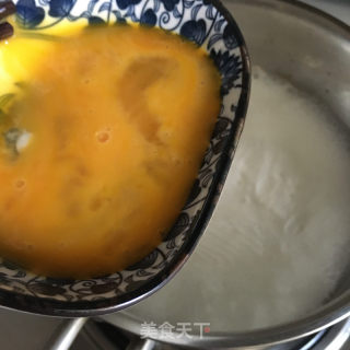 玫瑰花牛奶煮蛋的做法步驟：5