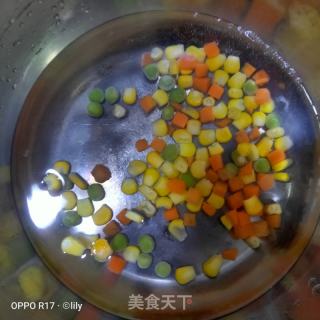 菠蘿炒飯的做法步驟：5