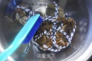 清蒸大閘蟹的做法步驟：1