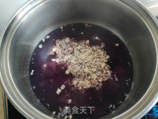 黑燕麥紫薯粥的做法步驟：3