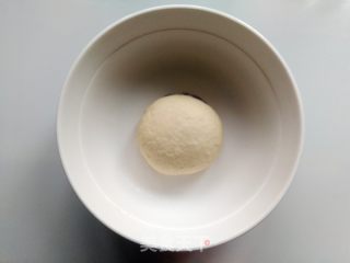 牛肉蝦仁披薩的做法步驟：2