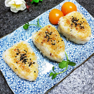 紫菜飯團(tuán)