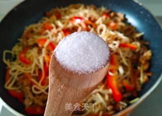 揚州干絲炒肉絲的做法步驟：13