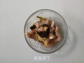 無油咖喱烤雞腿的做法步驟：5