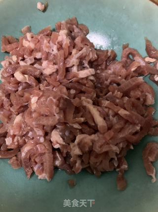 香辣肉絲的做法步驟：1