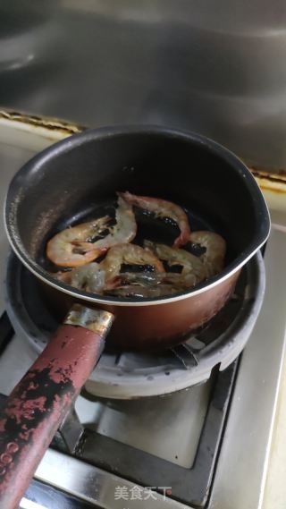 冬陰功湯河粉的做法步驟：6