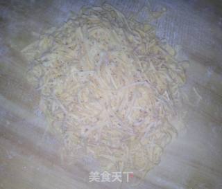 雞蛋手搟面條的做法步驟：10