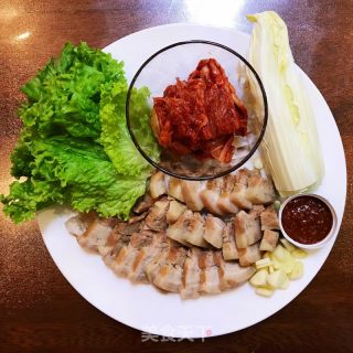 人人都愛的韓式五花肉料理：韓式營養(yǎng)菜包肉的做法步驟：4