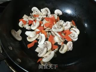 蘑菇蛋花湯的做法步驟：4