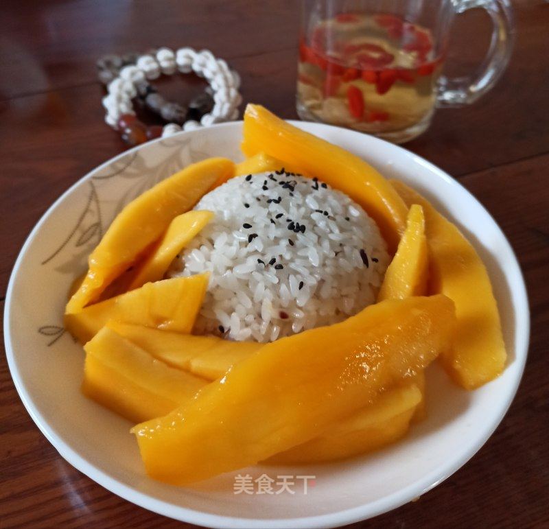 椰汁芒果糯米飯的做法