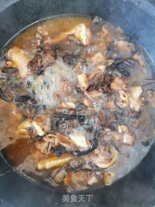 小雞燉蘑菇的做法步驟：10