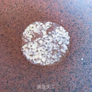 蒜蓉菠菜的做法步驟：3