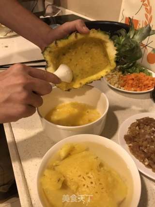 盛夏菠蘿炒飯的做法步驟：2