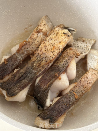 豆腐燜魚的做法步驟：2