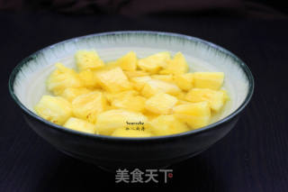 酸酸甜甜，菠蘿飯的做法步驟：4