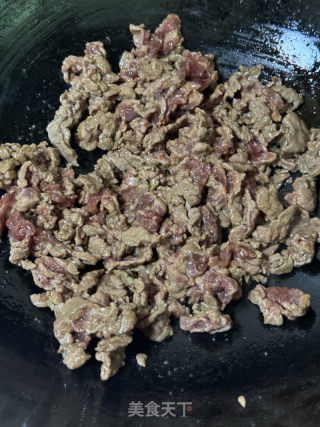 蝦仁炒牛肉的做法步驟：8