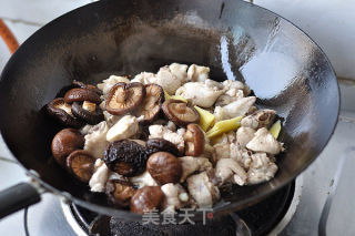 雙菇燉雞的做法步驟：5