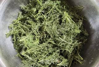 蒸迷迷蒿的做法步驟：2