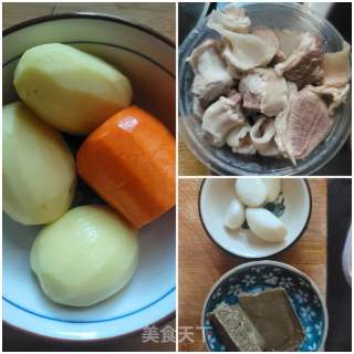 咖喱土豆燜護心肉的做法步驟：1