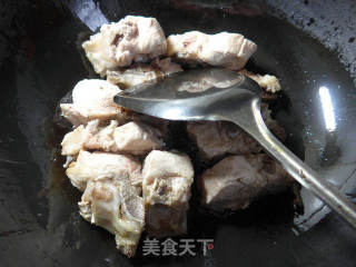 圓素雞燒龍骨 的做法步驟：4