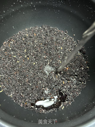 黑糯米銀耳粥的做法步驟：3