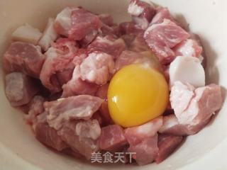 溜肉段的做法步驟：1