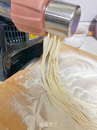 蔥油拌面的做法步驟：1