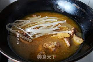 小雞燉蘑菇的做法步驟：6