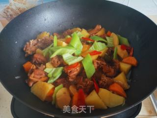 笨雞燉土豆的做法步驟：11