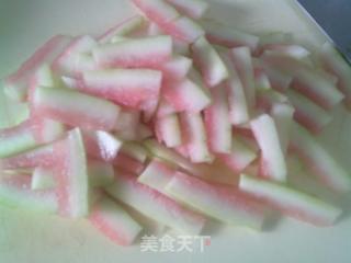 鮮蝦魚板炒西瓜皮的做法步驟：3