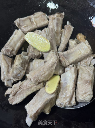 酸梅排骨的做法步驟：5