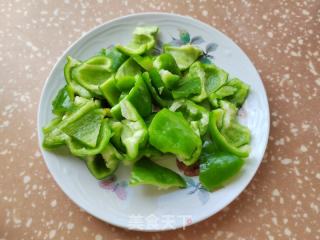 茄子青椒炒肉片的做法步驟：5