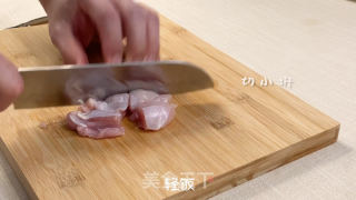 芝士年糕炒雞丨年糕軟糯香甜，超美味的做法步驟：1
