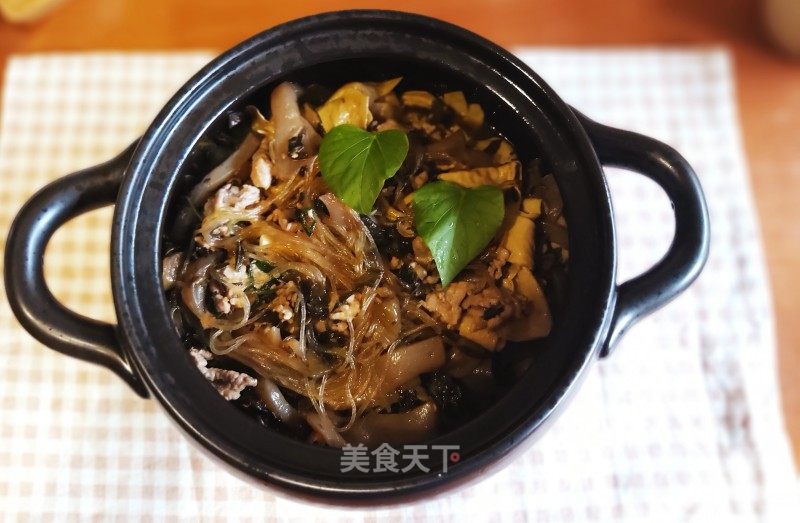 滇味酸菜魔芋粉絲煲的做法