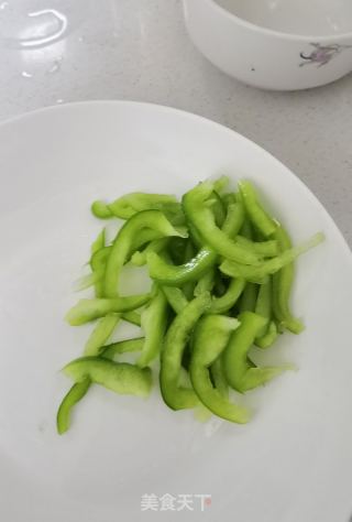 火腿披薩的做法步驟：3