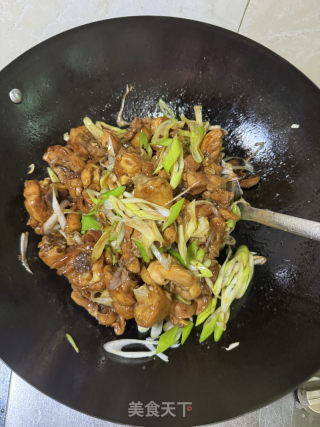 大蔥燒雞腿的做法步驟：11