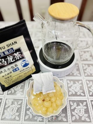 一款補(bǔ)血?dú)獾酿B(yǎng)生茶：桂圓烏龍茶的做法步驟：2