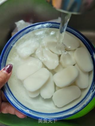 雞蛋青菜炒年糕的做法步驟：4