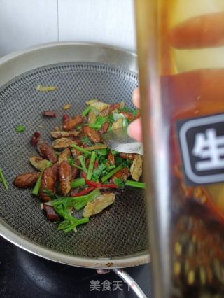 干煸蠶蛹的做法步驟：18